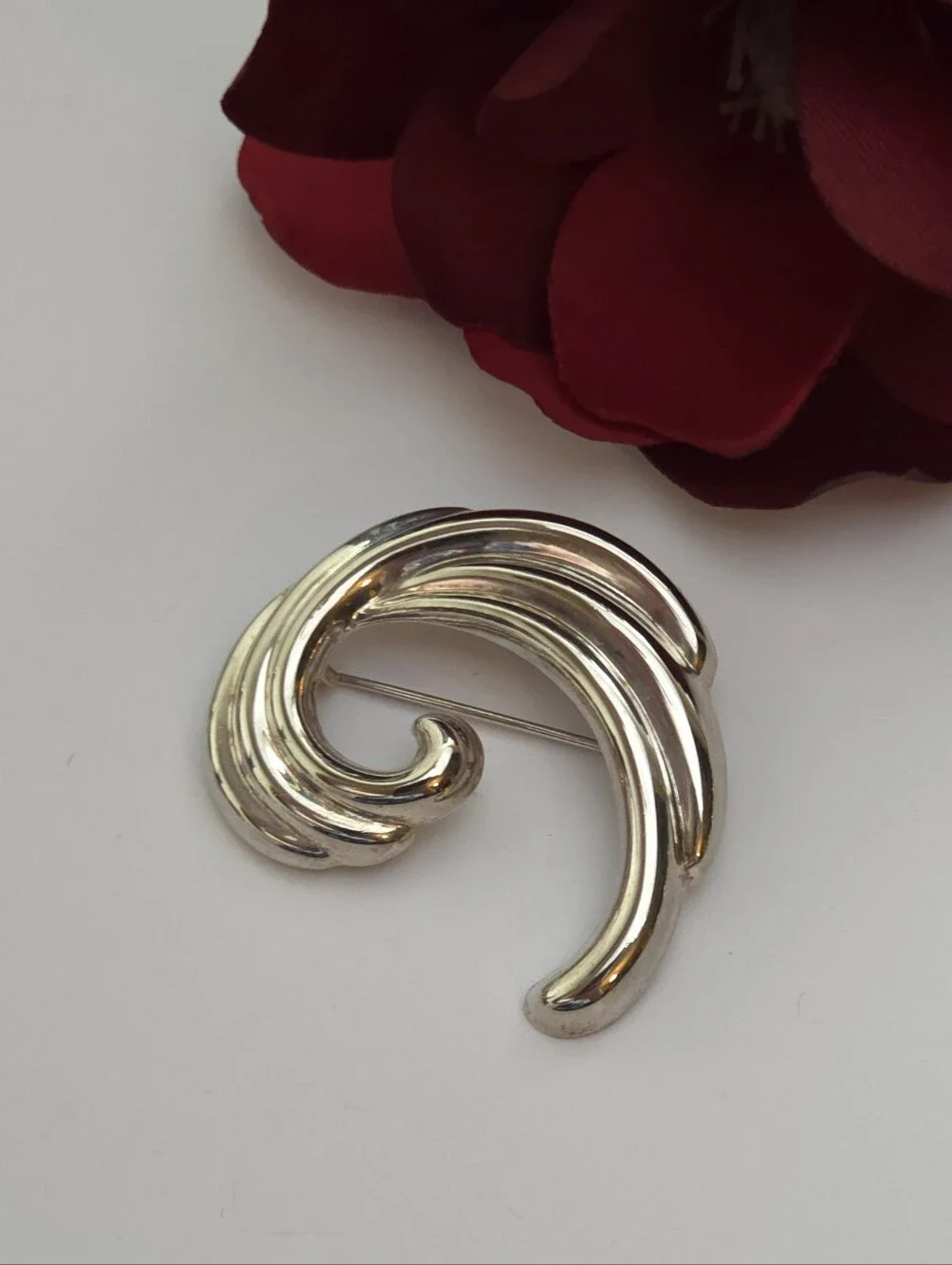 Vintage Silver Plated Art Nouveau Half Swirl Wave Brooch